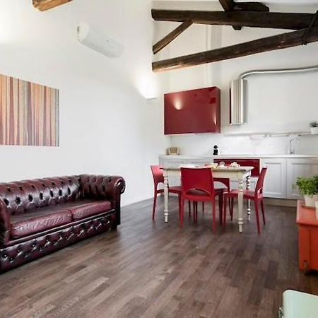 Red Appartamento Immerso Tra Le Mura Bolognesi Eksteriør billede