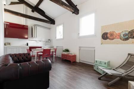 Red Appartamento Immerso Tra Le Mura Bolognesi Eksteriør billede